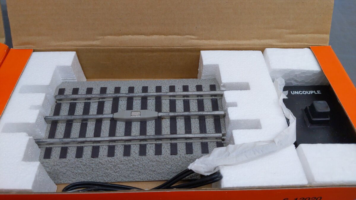 Lionel 6-12020 O FasTrack Uncoupling Track [3] EX/Box