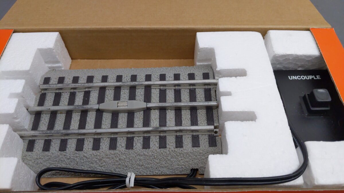 Lionel 6-12020 O FasTrack Uncoupling Track [3] EX/Box