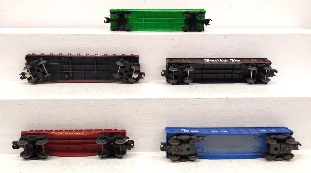 Lionel & Other O Gauge Assorted Freight Cars: 6-9140, 6-17501, 6-26460, 9020 [5] VG