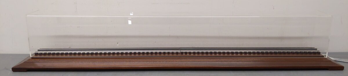 Lionel 47'' New York Central Display Case With Wooden Base LN