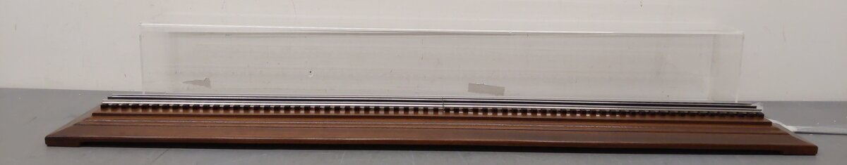 Lionel 47'' New York Central Display Case With Wooden Base LN
