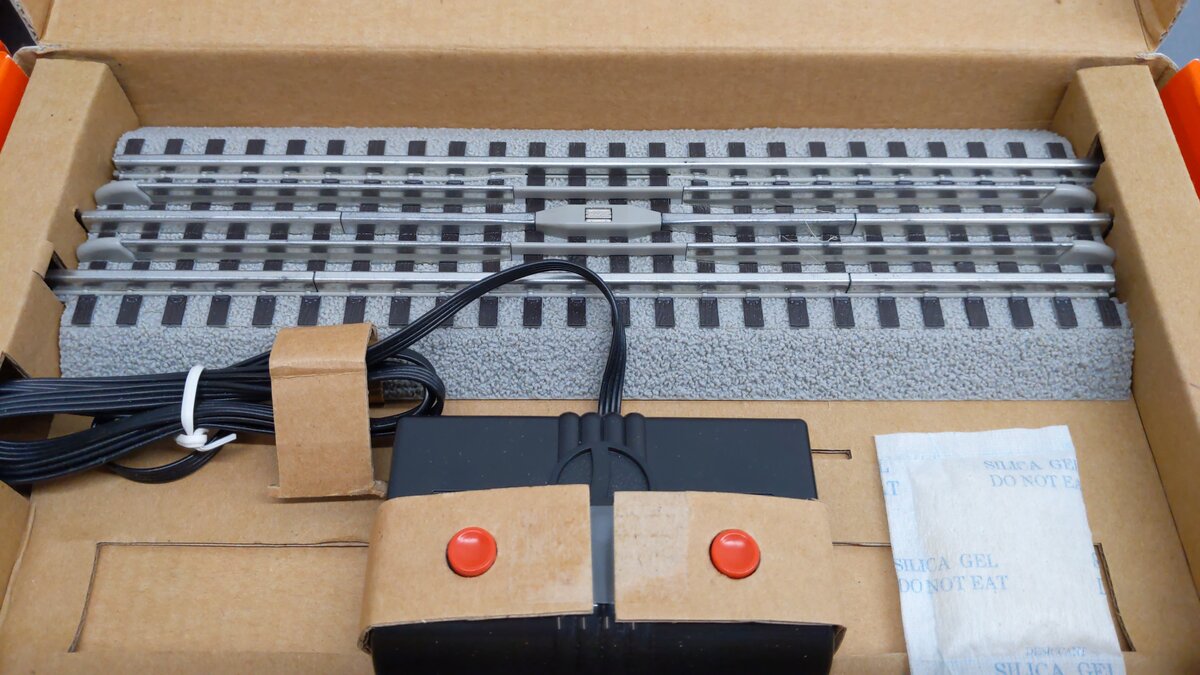 Lionel 6-12054 O FasTrack Operating Track [4] EX/Box