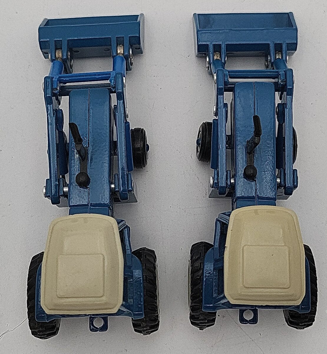 Ertl 828 1:64 Blue Vintage 1986 Ford TW-35 Tractor With Front End Loader [2] EX