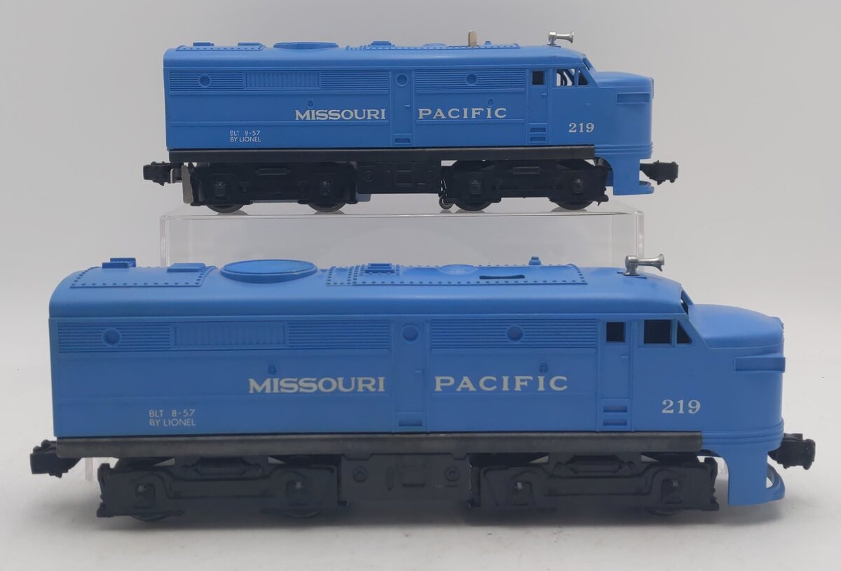 Lionel 219 Vintage O Missouri Pacific Alco AA Diesel Set EX