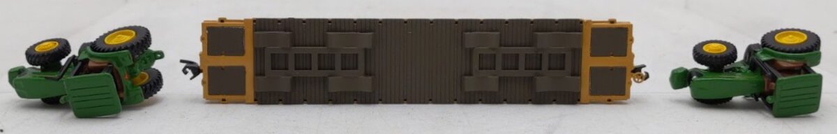 Athearn 10446 N Scale John Deere 53' Flatcar #90599 with 2 John Deere Tractors LN/Box