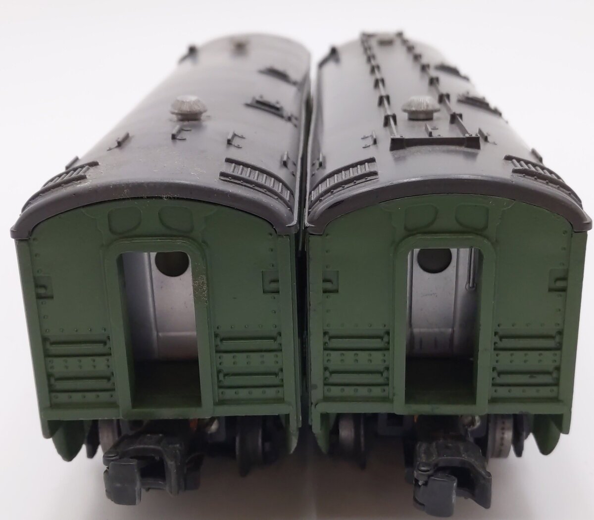 Lionel Vintage O Lionel Lines Observation & Pullman Cars 2401, 2402 [2] VG