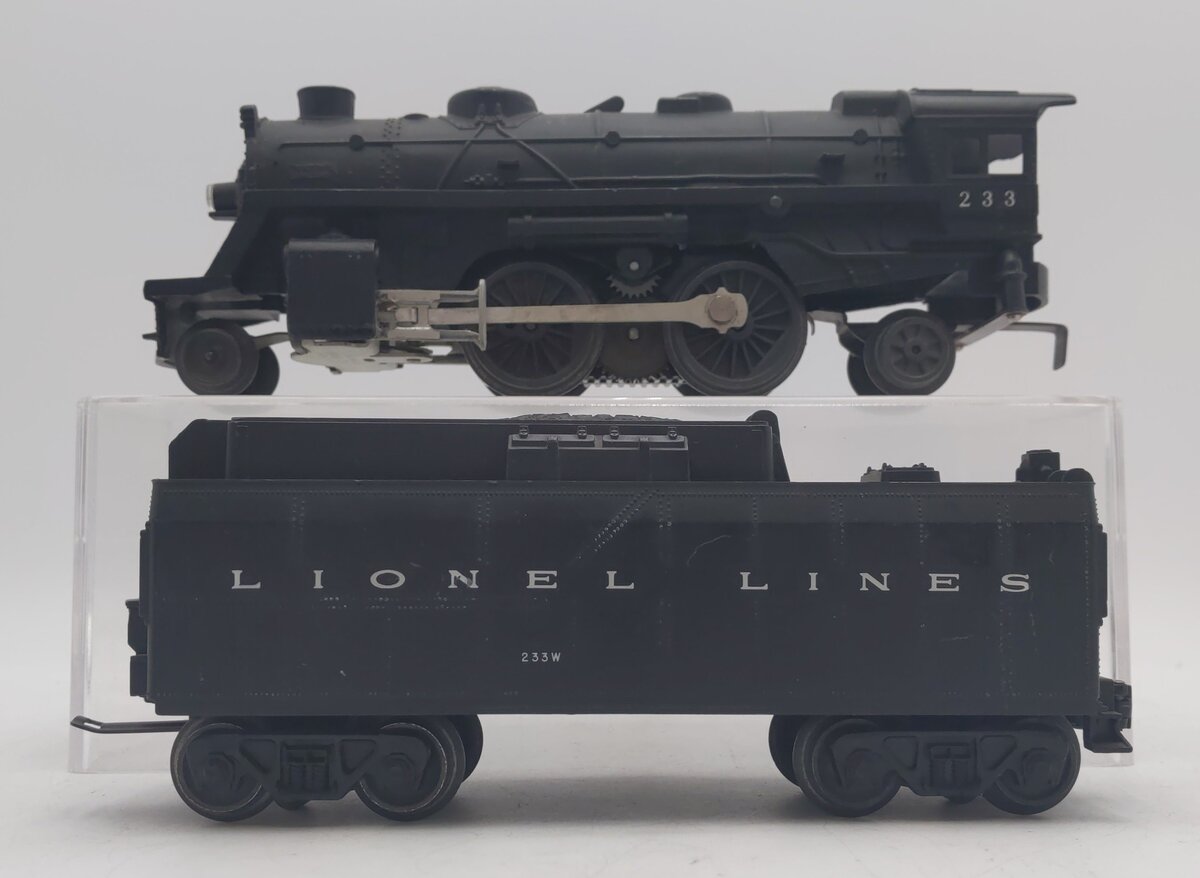 Lionel 233 Vintage O  2-4-2 Plastic Scout Steam Locomotive & 233W Tender EX