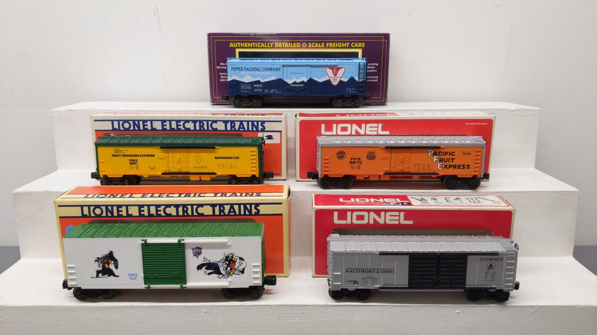Lionel and Others O Assorted Freight Cars 9701, 9887, 19262, 9872, 2319[5] EX/Box