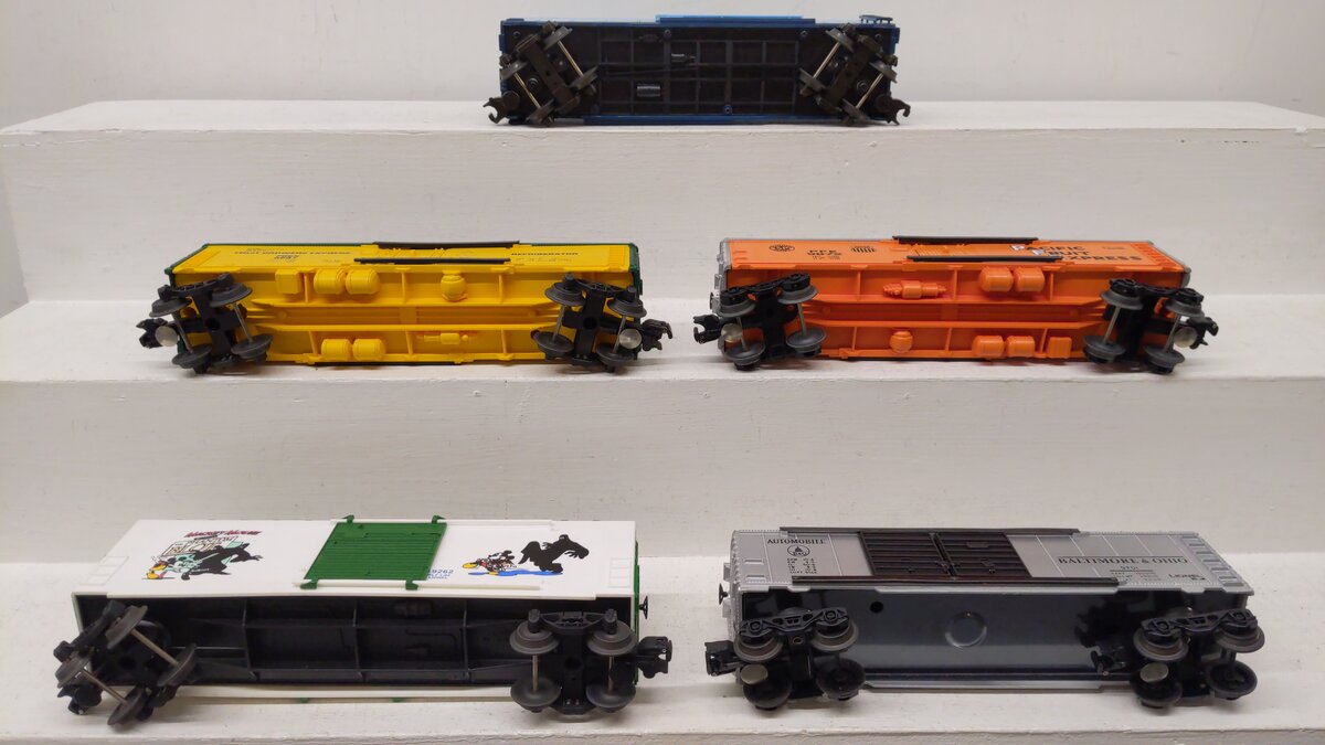 Lionel and Others O Assorted Freight Cars 9701, 9887, 19262, 9872, 2319[5] EX/Box