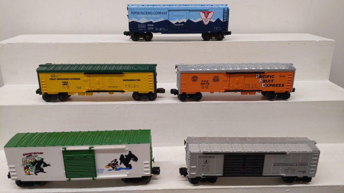 Lionel and Others O Assorted Freight Cars 9701, 9887, 19262, 9872, 2319[5] EX/Box