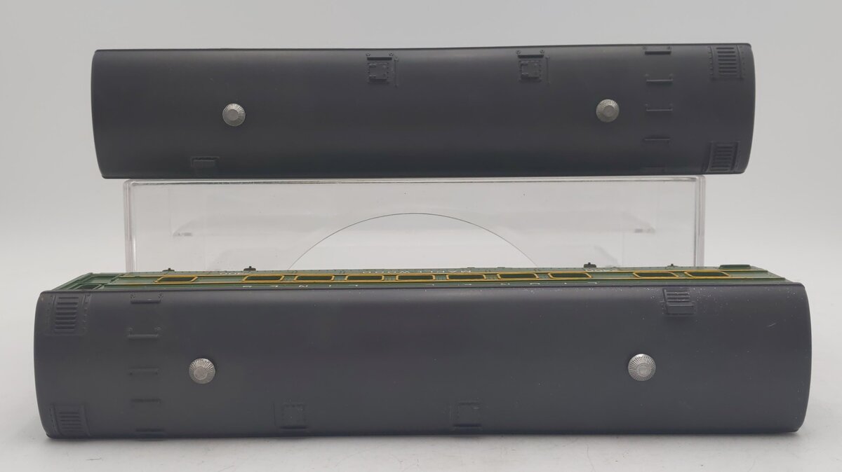 Lionel Vintage O Lionel Lines Maplewood Passenger Cars #2400, 2400 [2] EX