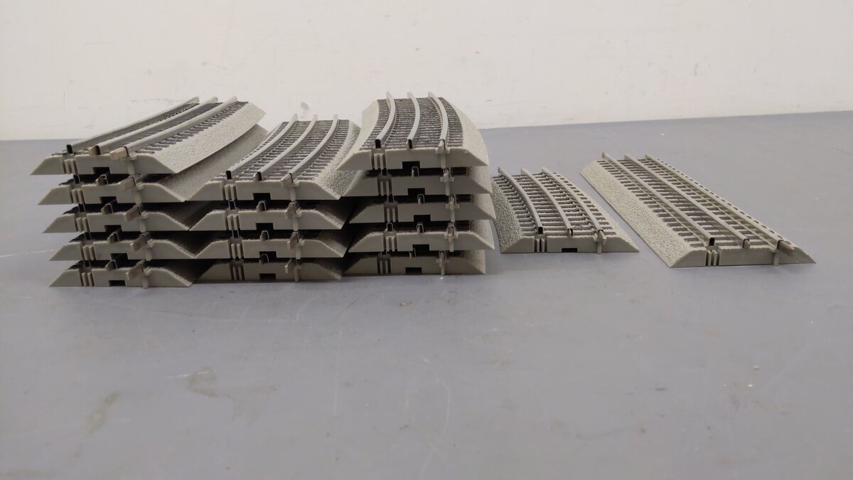 Lionel O Assorted Straight & Curved Track Sections- 6-81250,6-12014,6-12055 [16] EX