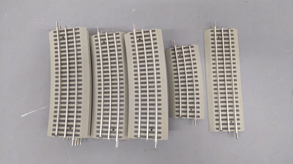 Lionel O Assorted Straight & Curved Track Sections- 6-81250,6-12014,6-12055 [16] EX