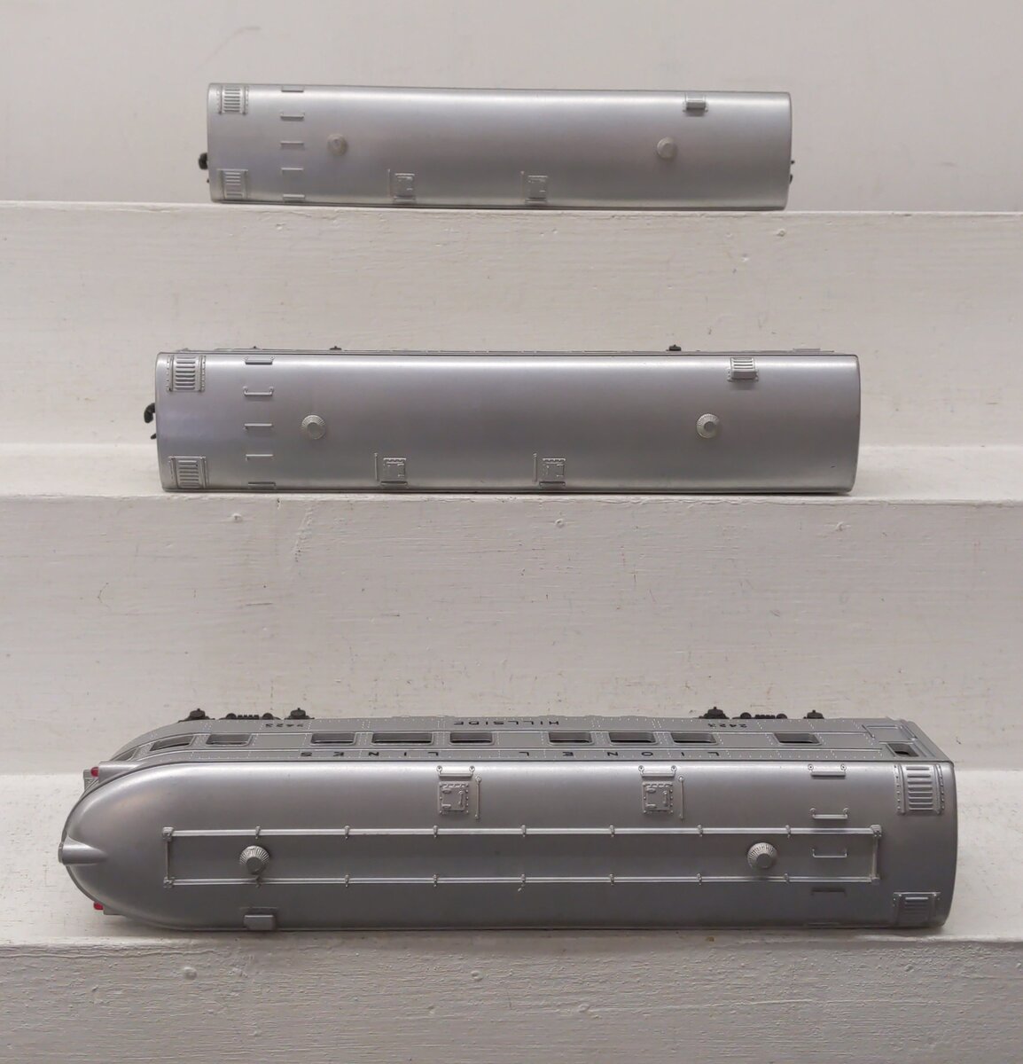 Lionel Vintage O Silver Passenger Cars: 2421, 2422, 2423 [3] EX