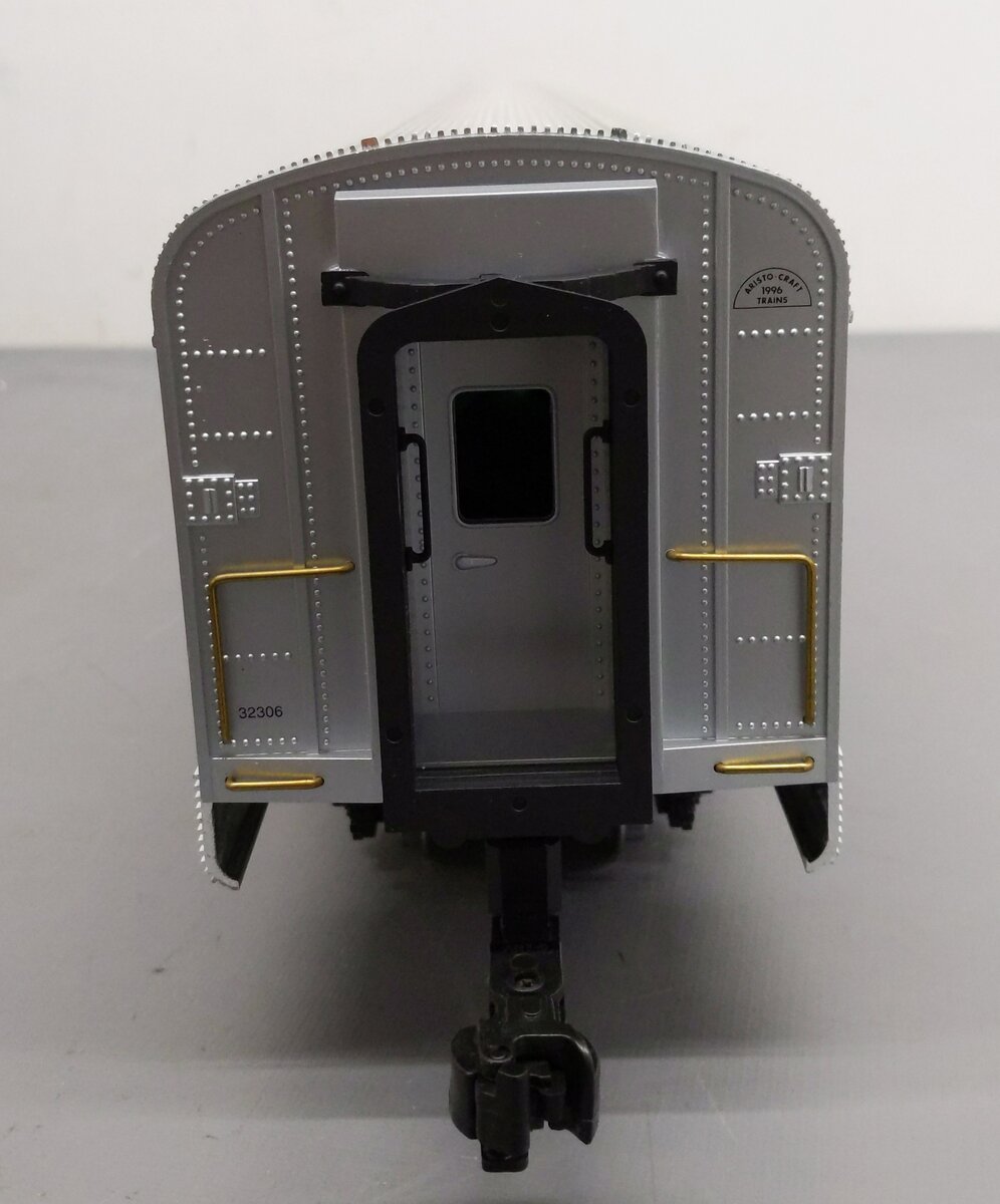 Aristo-Craft 32306 G Amtrak Streamlined "Chicago" Passenger Car (Metal Wheels) LN/Box