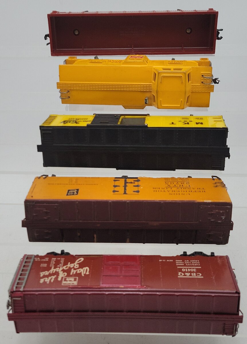 American Flyer Assorted S Vintage Freight Cars #28705,303410,637,24106 [5] VG