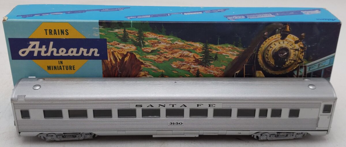 Athearn 1811 HO Scale Santa Fe Streamlined Coach Car #3150 VG/Box