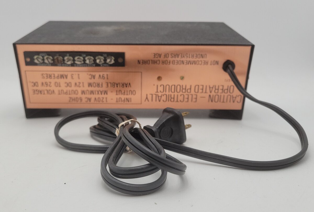 MRC ControlMaster-X Transistorized HO or N Gauge Train Controller/Box