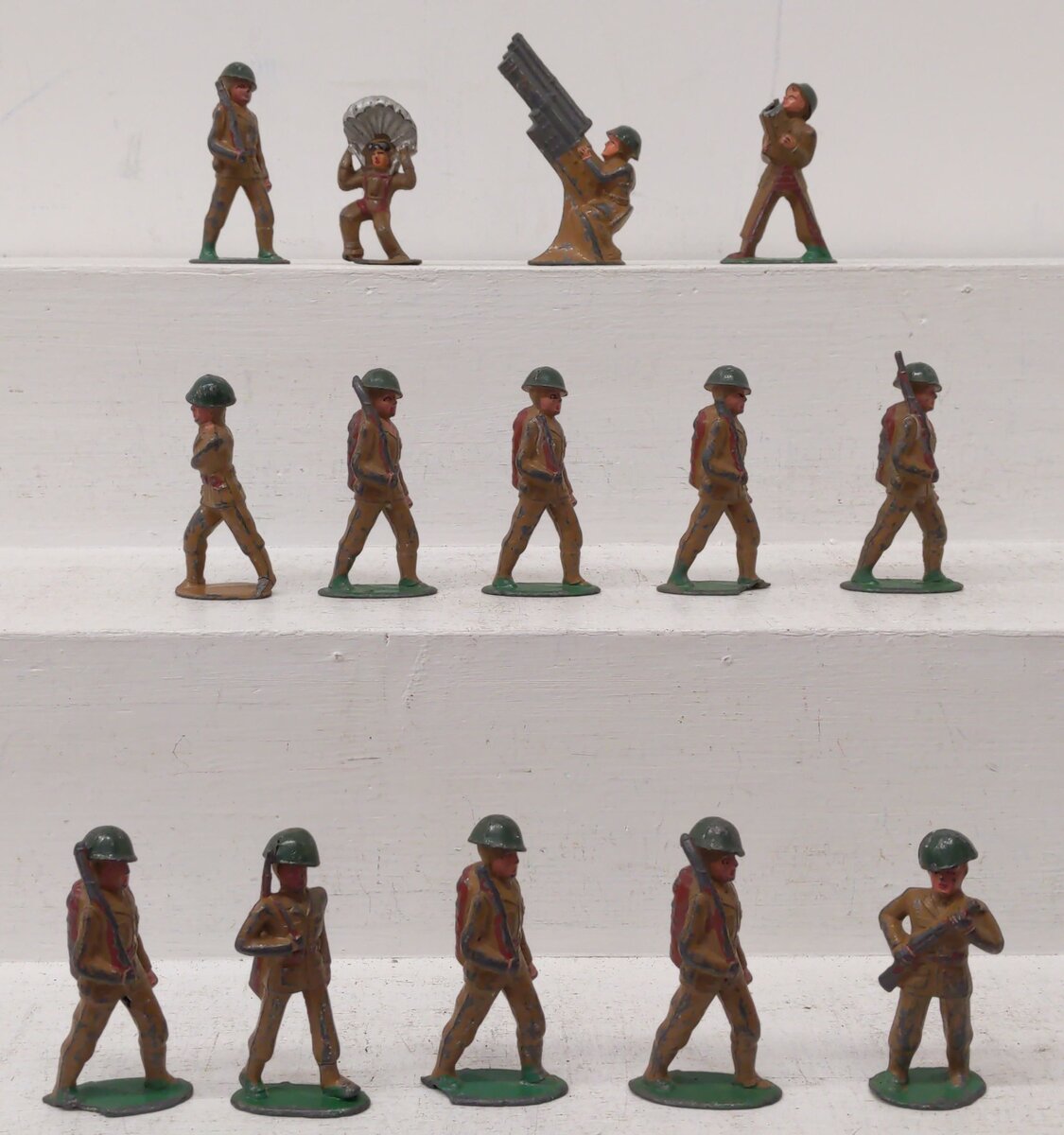 Vintage Lead Army Figurines [16] VG