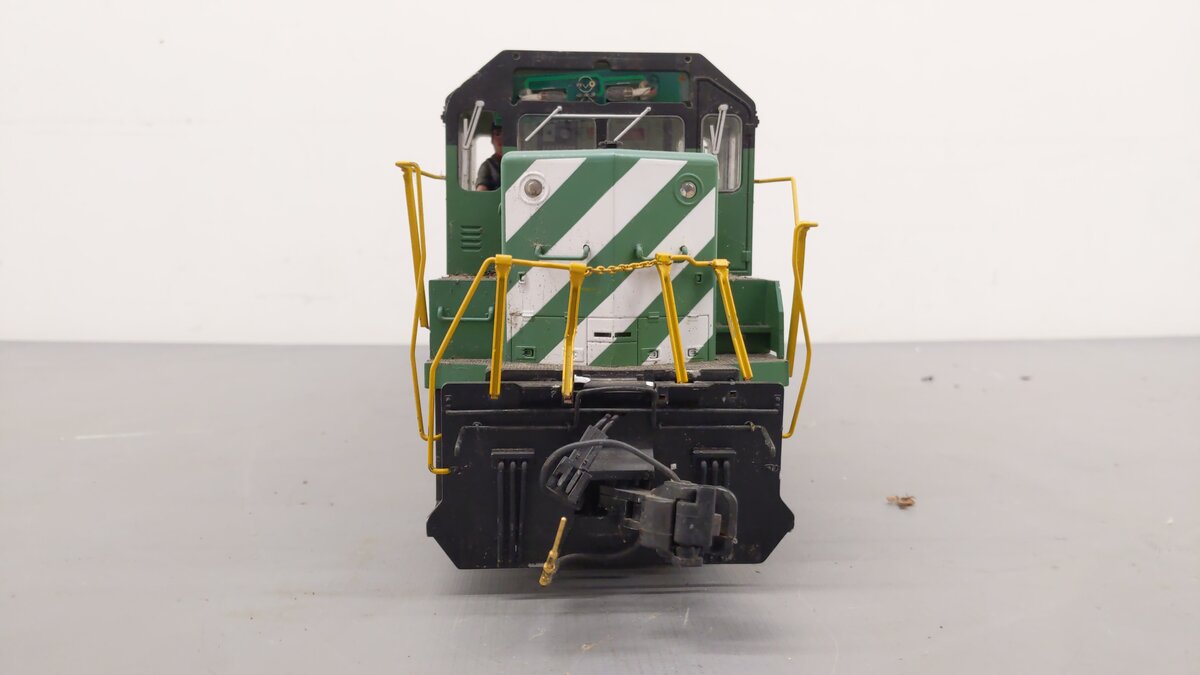Aristo-Craft 22411 G Burlington Northern SD40-2 Diesel Locomotive #6565 VG