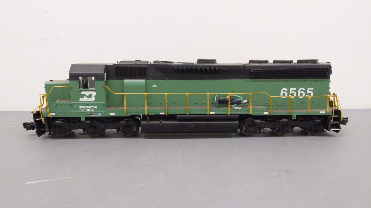 Aristo-Craft 22411 G Burlington Northern SD40-2 Diesel Locomotive #6565 VG