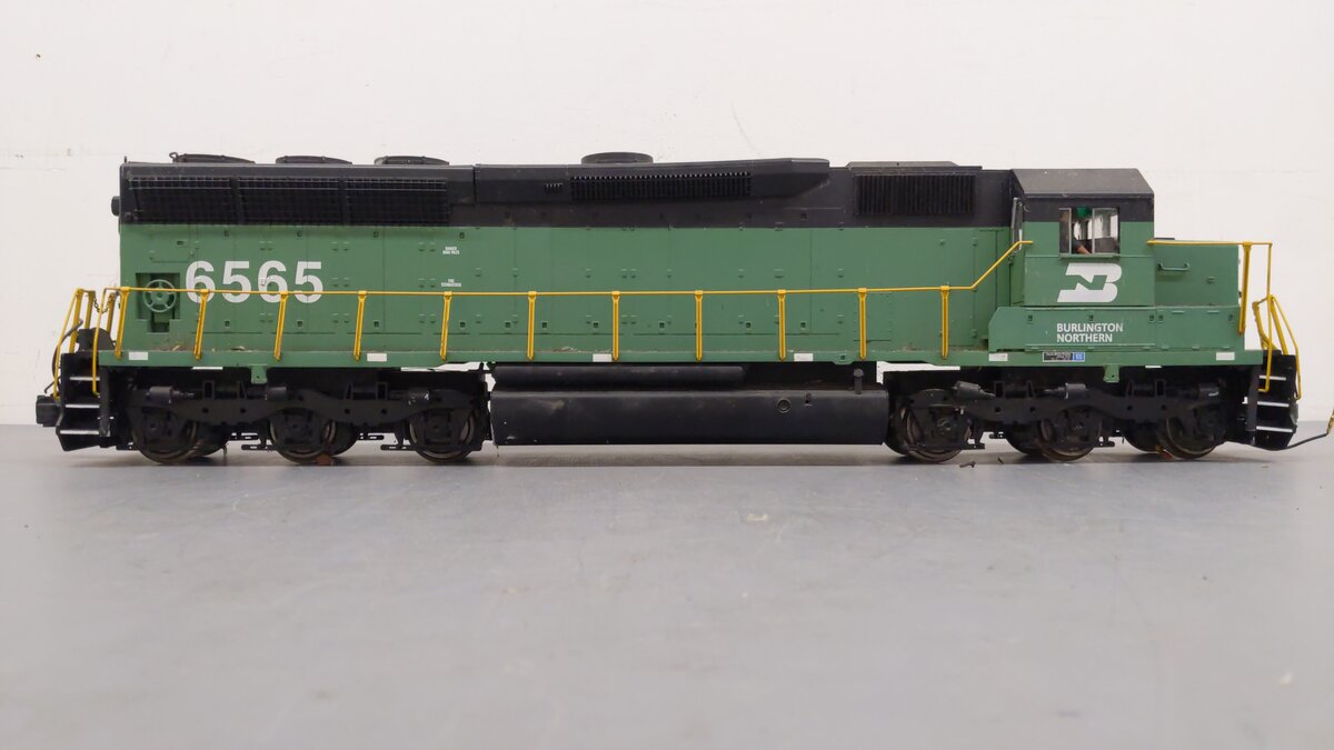 Aristo-Craft 22411 G Burlington Northern SD40-2 Diesel Locomotive #6565 VG