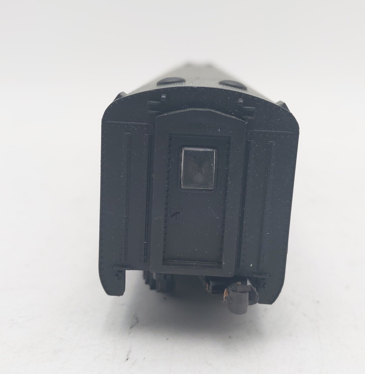 Athearn 1828 HO Scale Southern Pacific Daylight Vista Dome Unlighted Car EX/Box