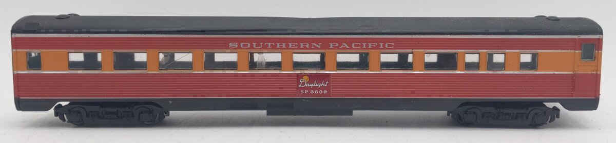Athearn 1828 HO Scale Southern Pacific Daylight Vista Dome Unlighted Car EX/Box