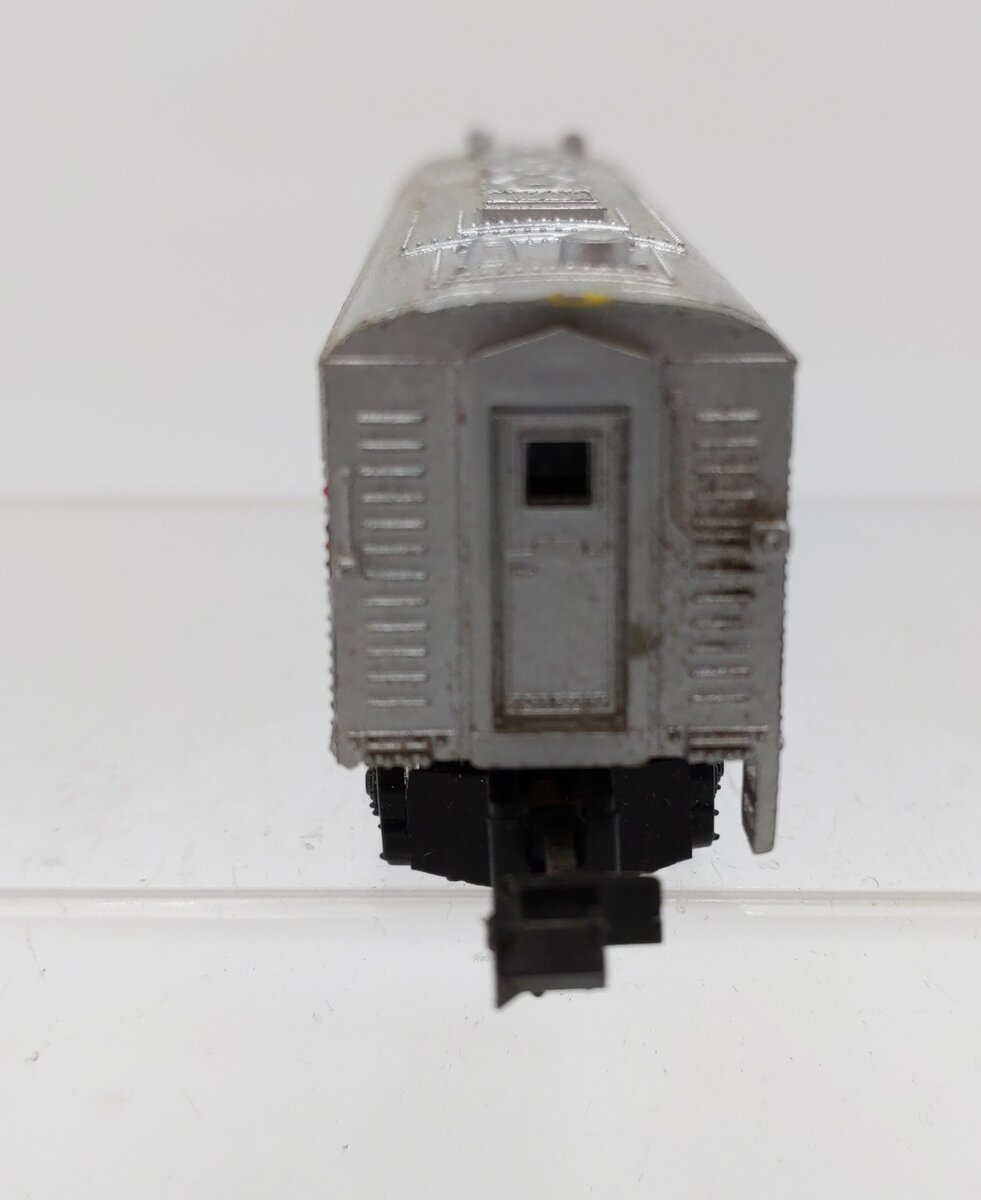 Bachmann 4643 N Scale Burlington Diesel Locomotive #153 VG