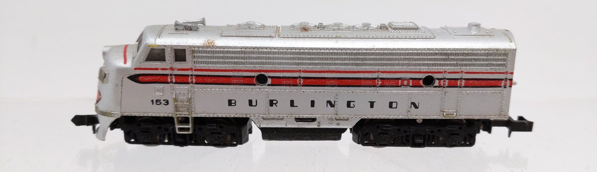 Bachmann 4643 N Scale Burlington Diesel Locomotive #153 VG