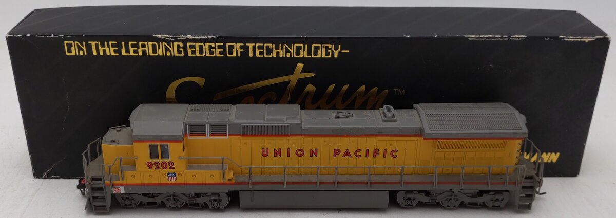 Bachmann 85003 HO Union Pacific Dash 8 40C Diesel Locomotive #9202 EX/Box