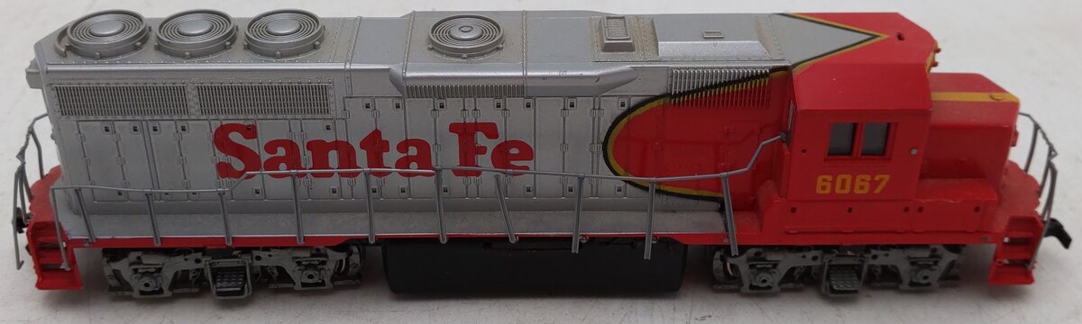 Bachmann 63502 HO SCAle Santa Fe EMD GP 40 Diesel Locomotive #6067