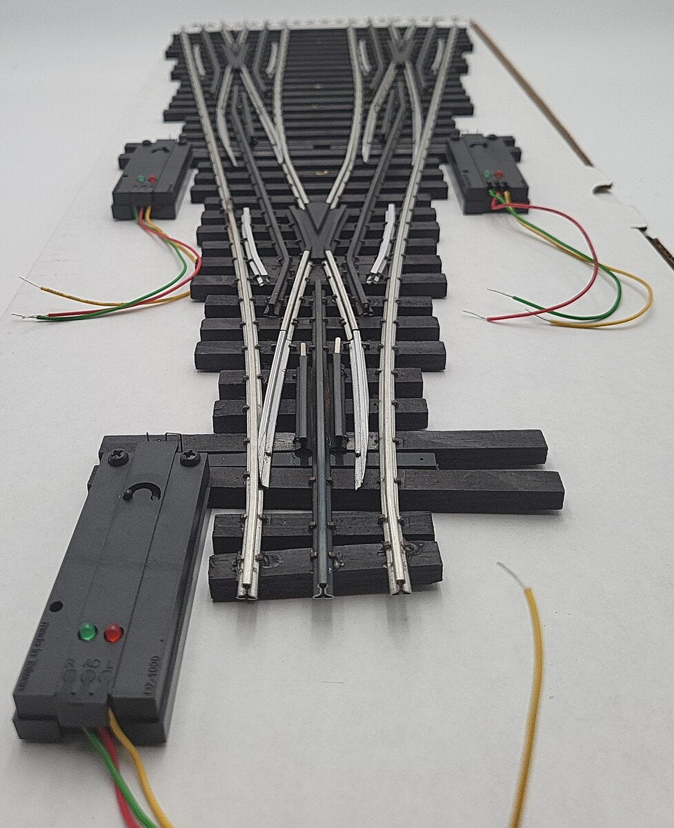 Ross 170M Four Way Switch Turnout with Dz1000s EX/Box