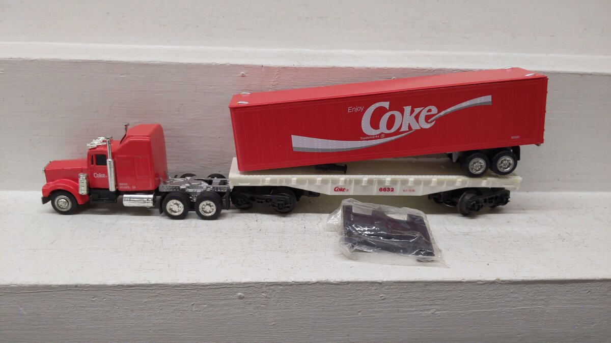 K-Line K6632 Coca-Cola Tractor Trailer & Flatcar EX/Box
