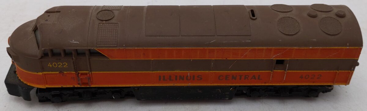 AHM 4022 HO Scale Illinois Central Powered Diesel Locomotive