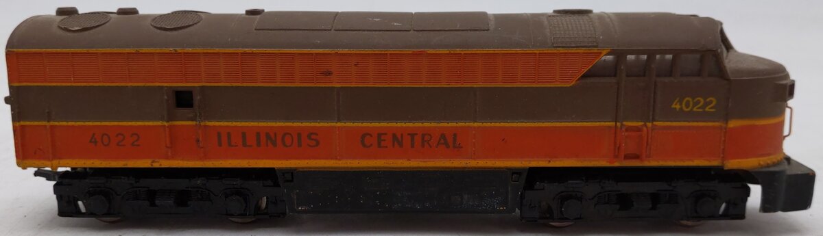 AHM 4022 HO Scale Illinois Central Powered Diesel Locomotive