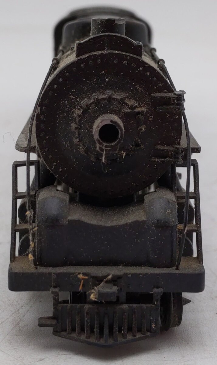 HO Scale Undecorated 2-8-2 Steam Locomotive w/ Tender