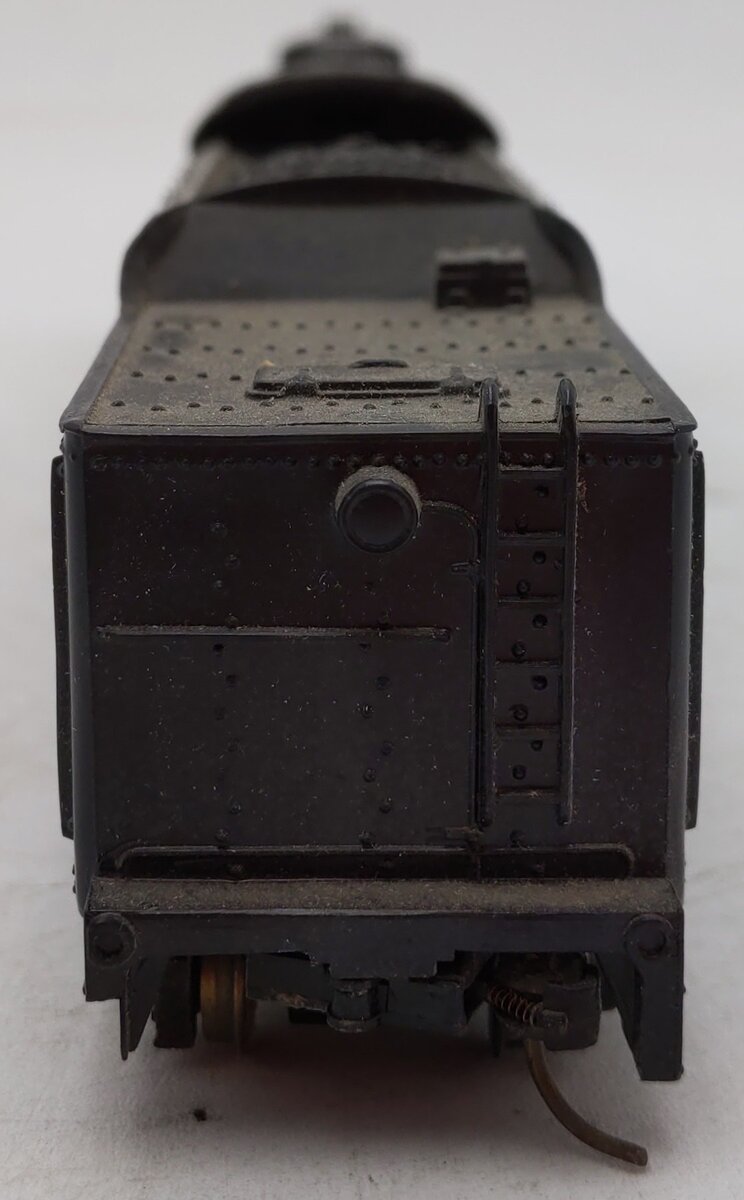 HO Scale Undecorated 2-8-2 Steam Locomotive w/ Tender