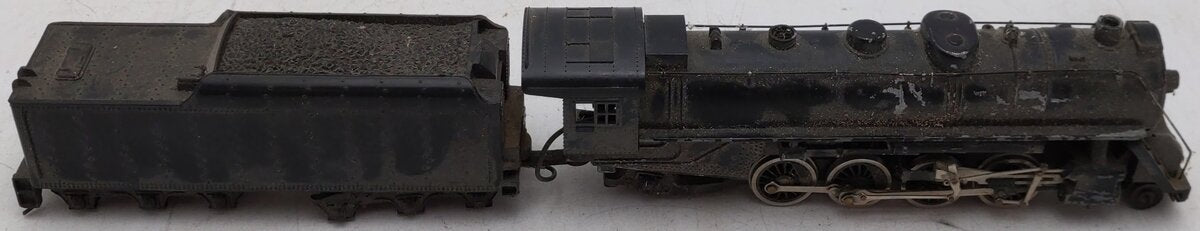 HO Scale Undecorated 2-8-2 Steam Locomotive w/ Tender