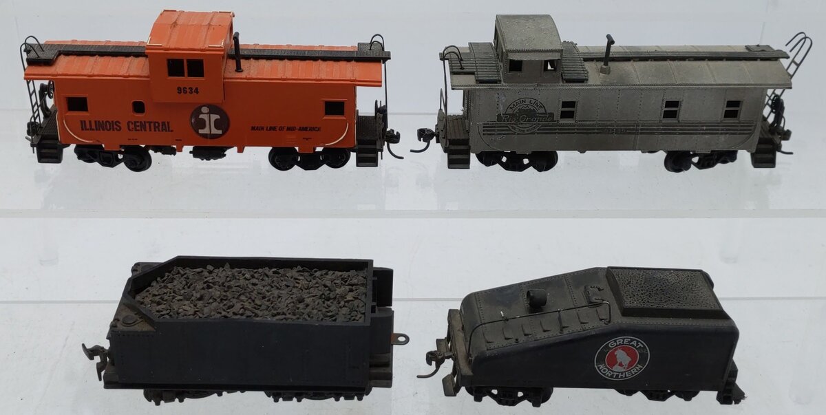 HO Scale Assorted Cabooses and Tenders [4]