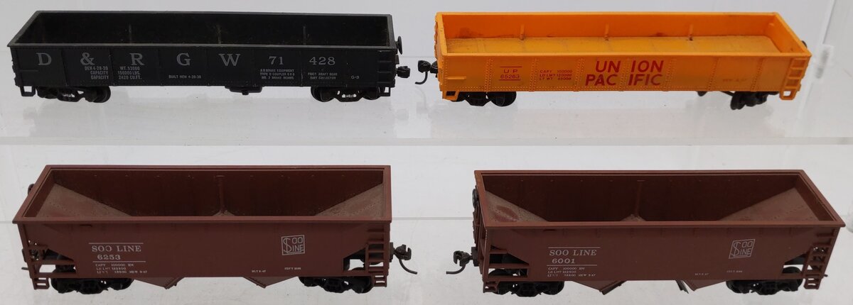 HO Scale Assorted Freight Cars [4]