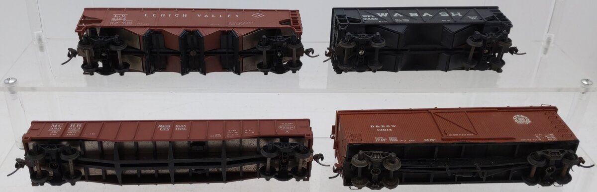 HO Scale Assorted Freight Cars [4]
