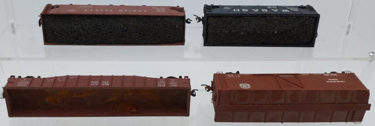 HO Scale Assorted Freight Cars [4]