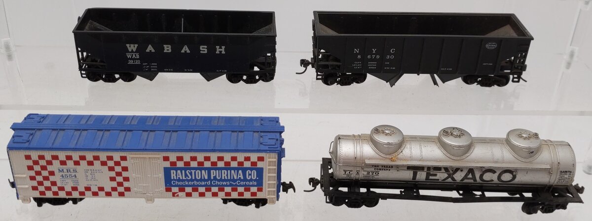 HO Scale Assorted Freight Cars [4]