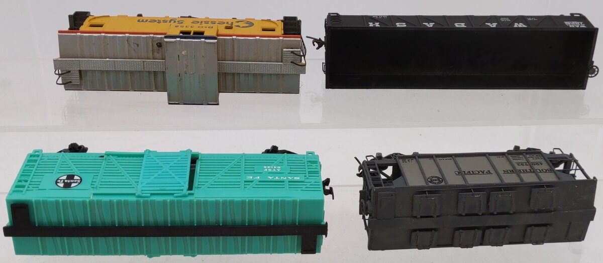 HO Scale Assorted Freight Cars [4]