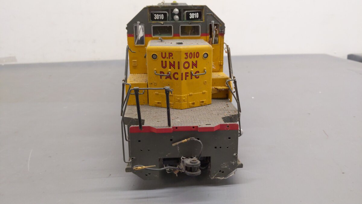 USA Trains R22302 G Union Pacific SD40-2 Diesel Locomotive #3010 VG