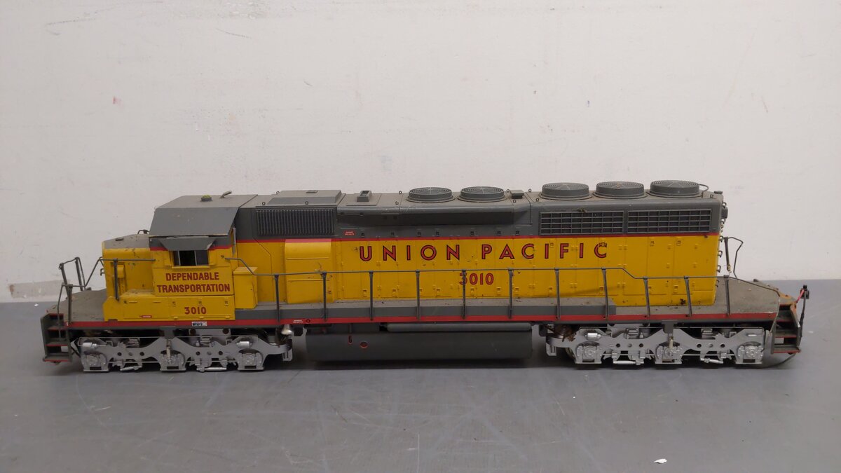 USA Trains R22302 G Union Pacific SD40-2 Diesel Locomotive #3010 VG