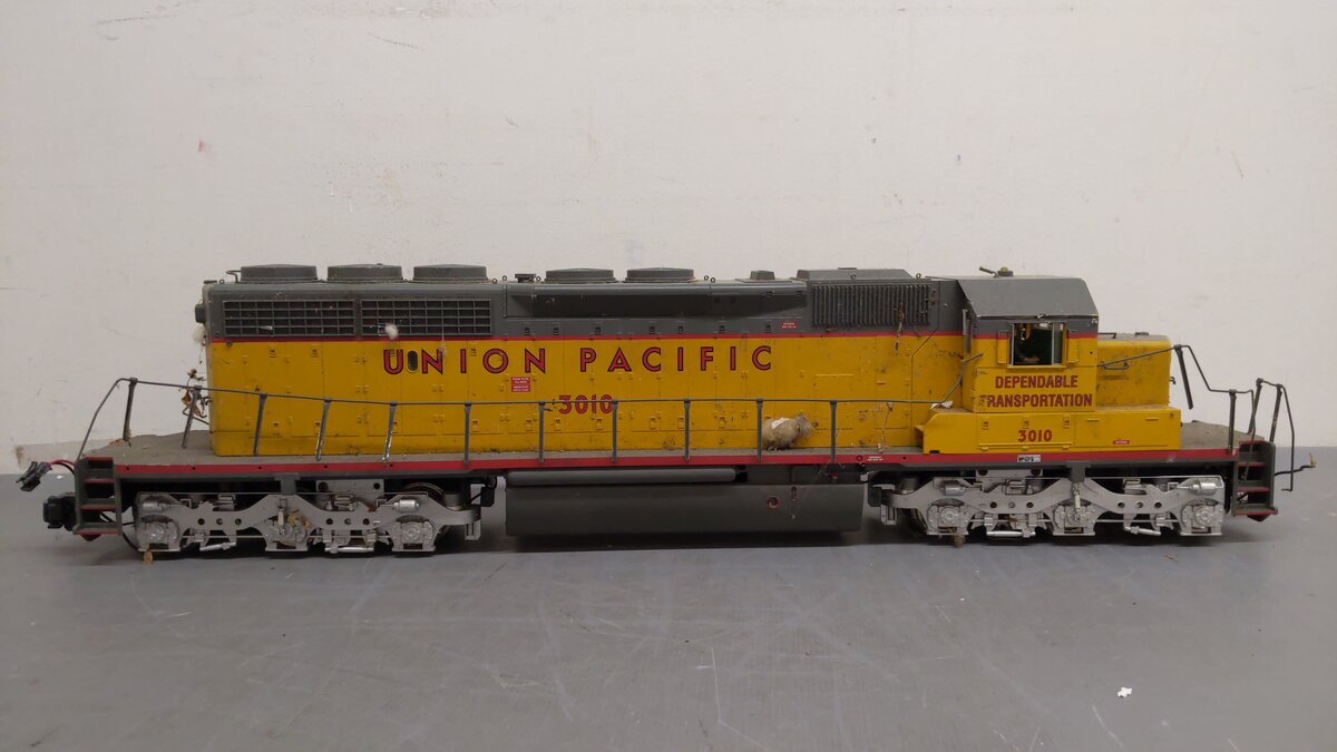 USA Trains R22302 G Union Pacific SD40-2 Diesel Locomotive #3010 VG
