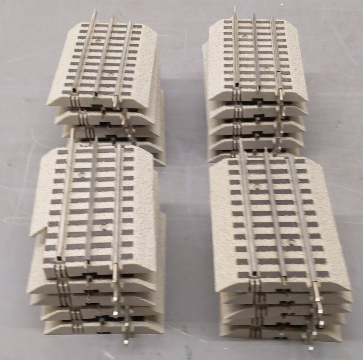 Lionel 6-12025 O Gauge FasTrack 4-1/2 Inch Straight Track (20) VG