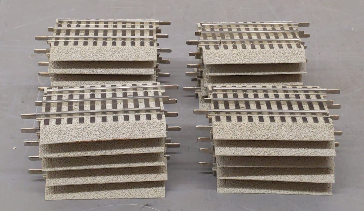 Lionel 6-12025 O Gauge FasTrack 4-1/2 Inch Straight Track (20) VG